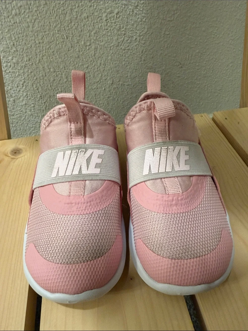Nike Flex Runner 4 - 7C toddler pink running shoes